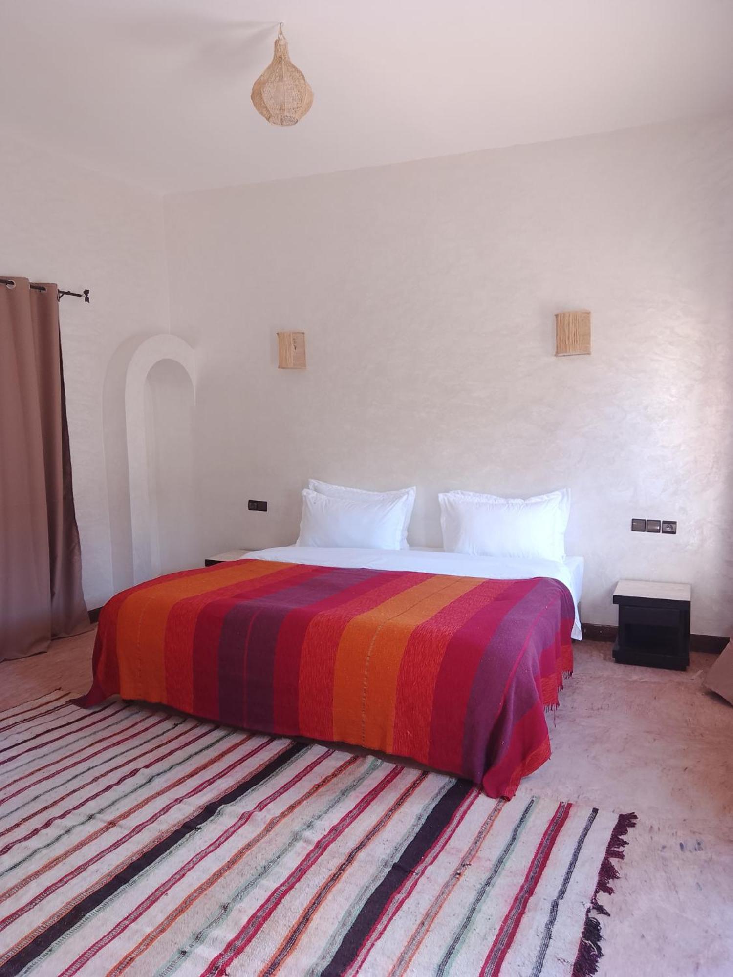 Dar Bahnini Chez Madame Nadia Hostel Skoura Bagian luar foto