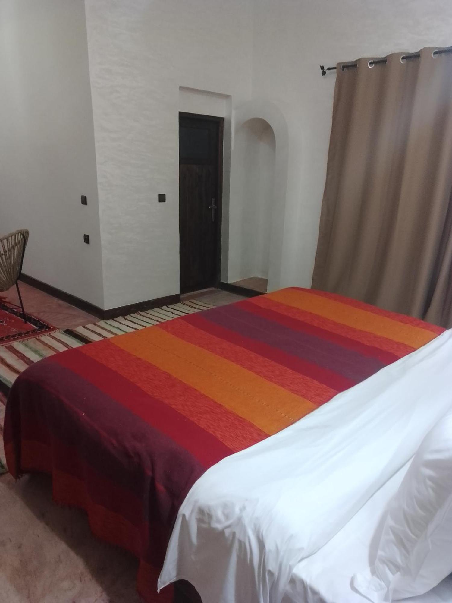 Dar Bahnini Chez Madame Nadia Hostel Skoura Bagian luar foto