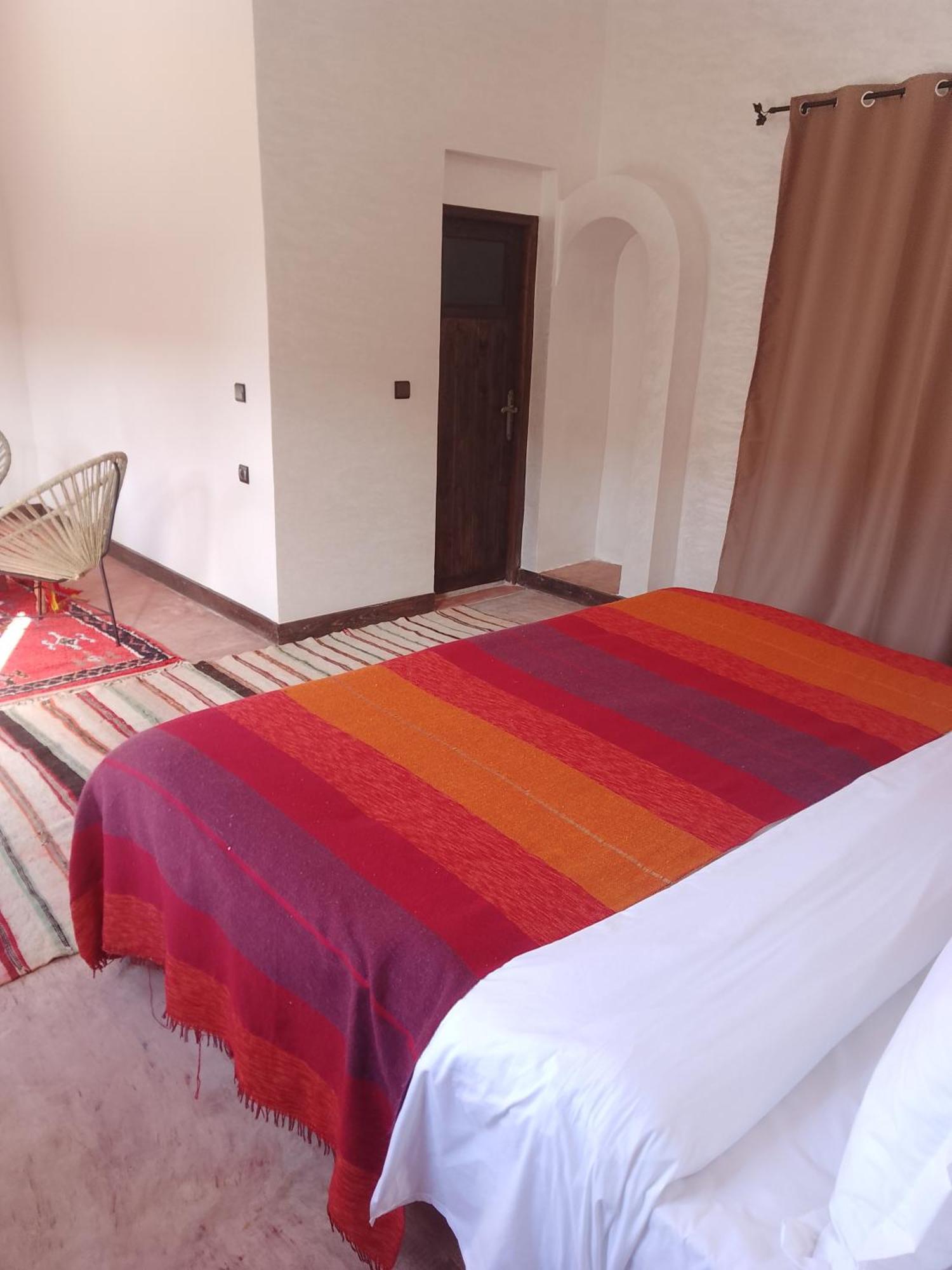 Dar Bahnini Chez Madame Nadia Hostel Skoura Bagian luar foto