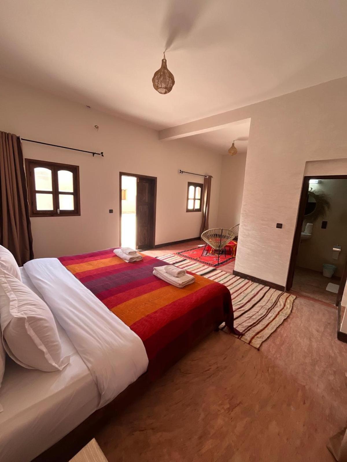Dar Bahnini Chez Madame Nadia Hostel Skoura Bagian luar foto