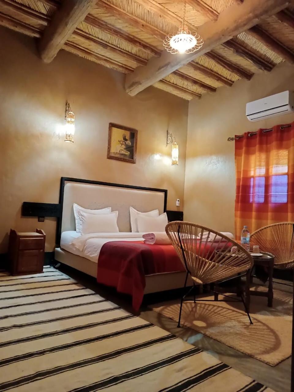 Dar Bahnini Chez Madame Nadia Hostel Skoura Bagian luar foto