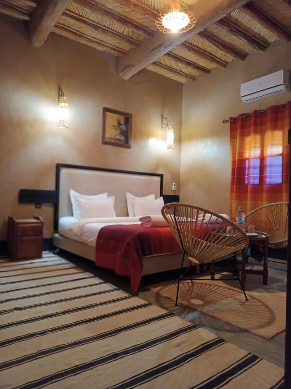 Dar Bahnini Chez Madame Nadia Hostel Skoura Bagian luar foto